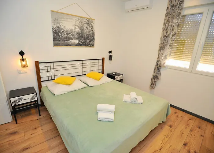 Emily Ap * سبليت